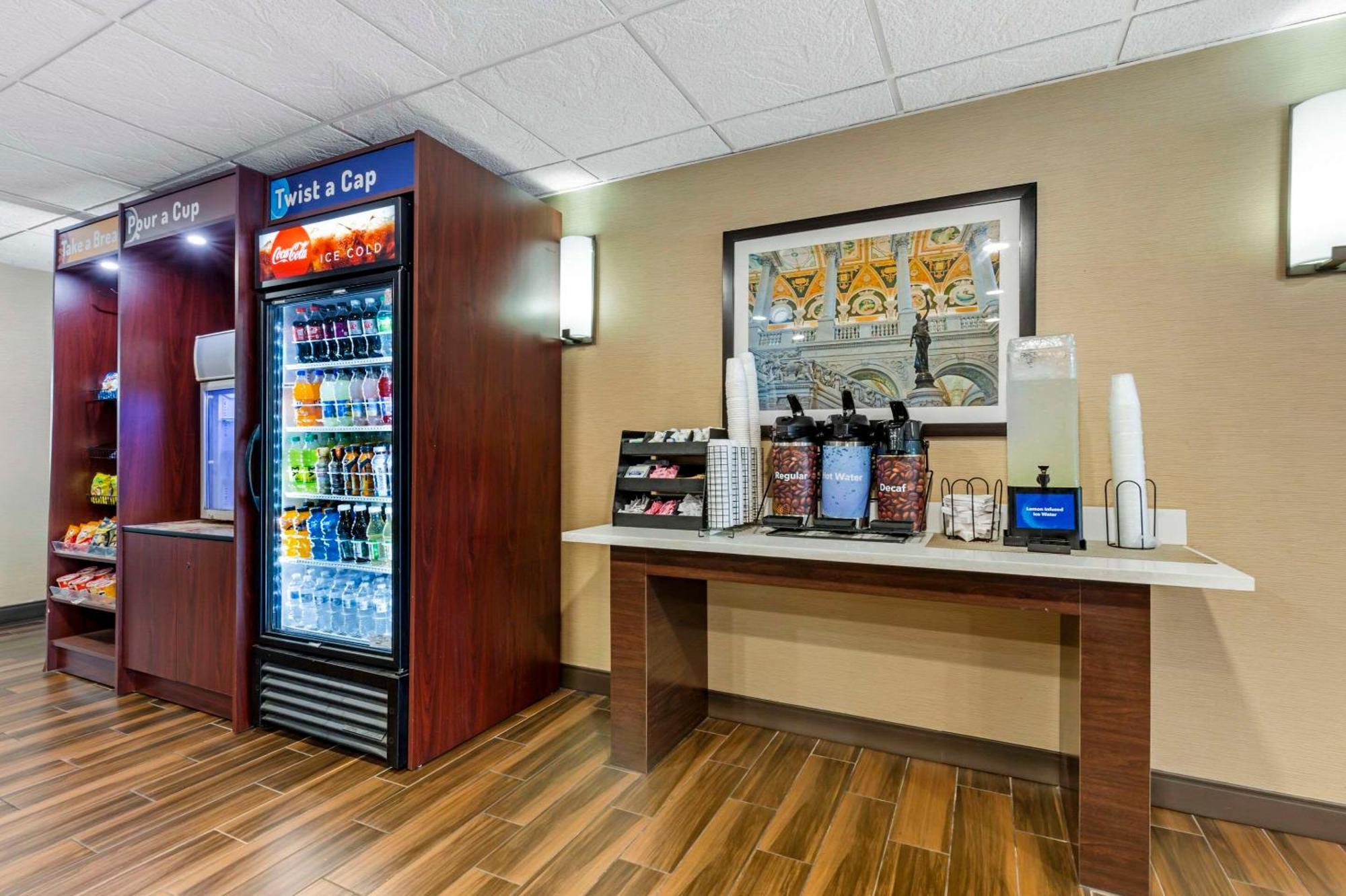 Comfort Inn Herndon-Reston Экстерьер фото